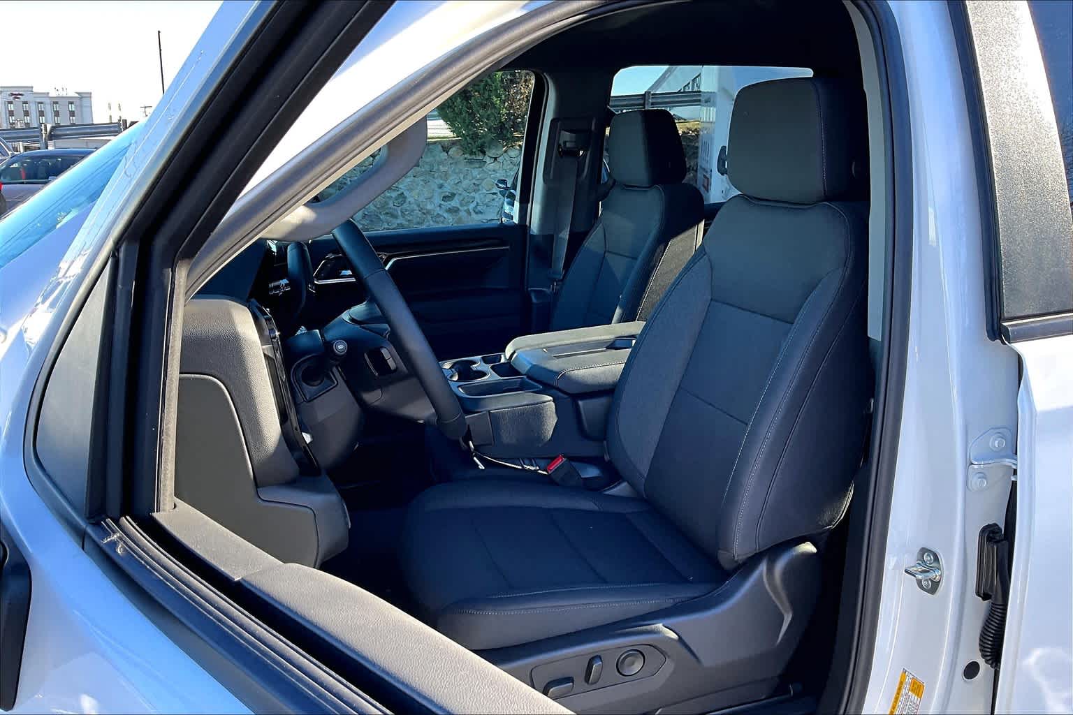 2025 Chevrolet Silverado 1500 LT - Photo 11