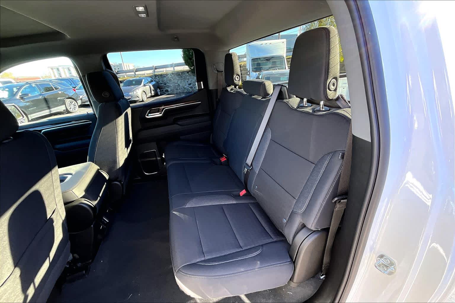 2025 Chevrolet Silverado 1500 LT - Photo 15