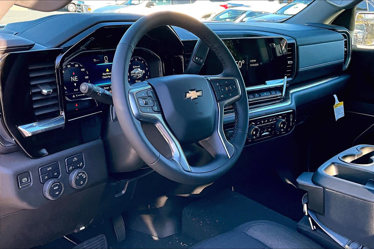 2025 Chevrolet Silverado 1500 LT - Photo 9