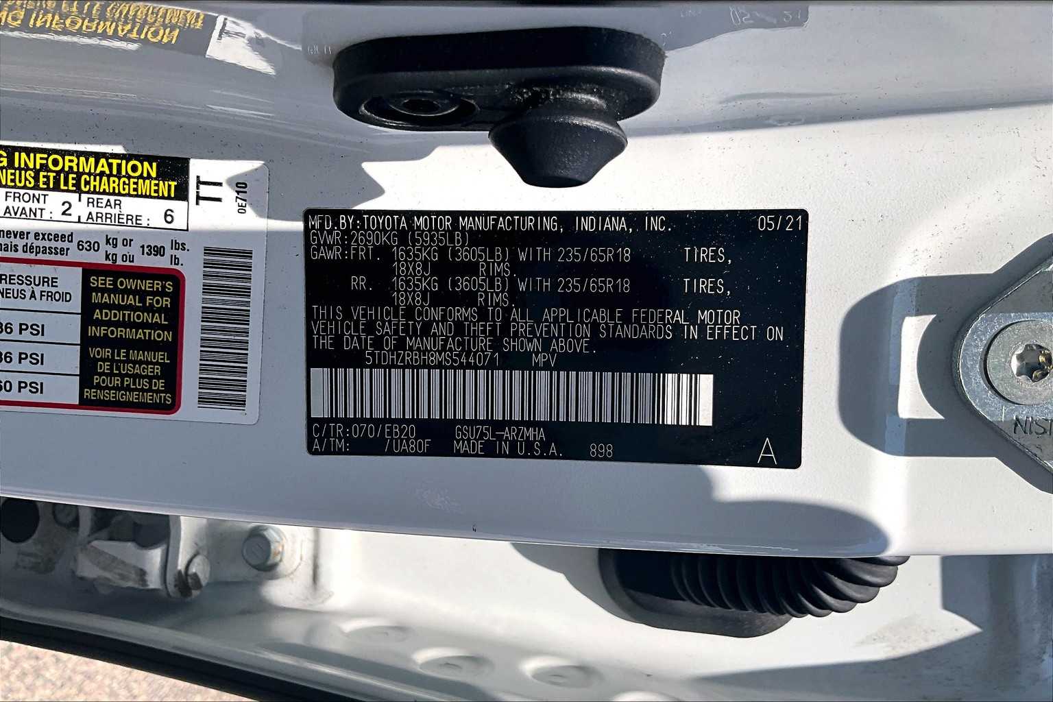 2021 Toyota Highlander XLE - Photo 6