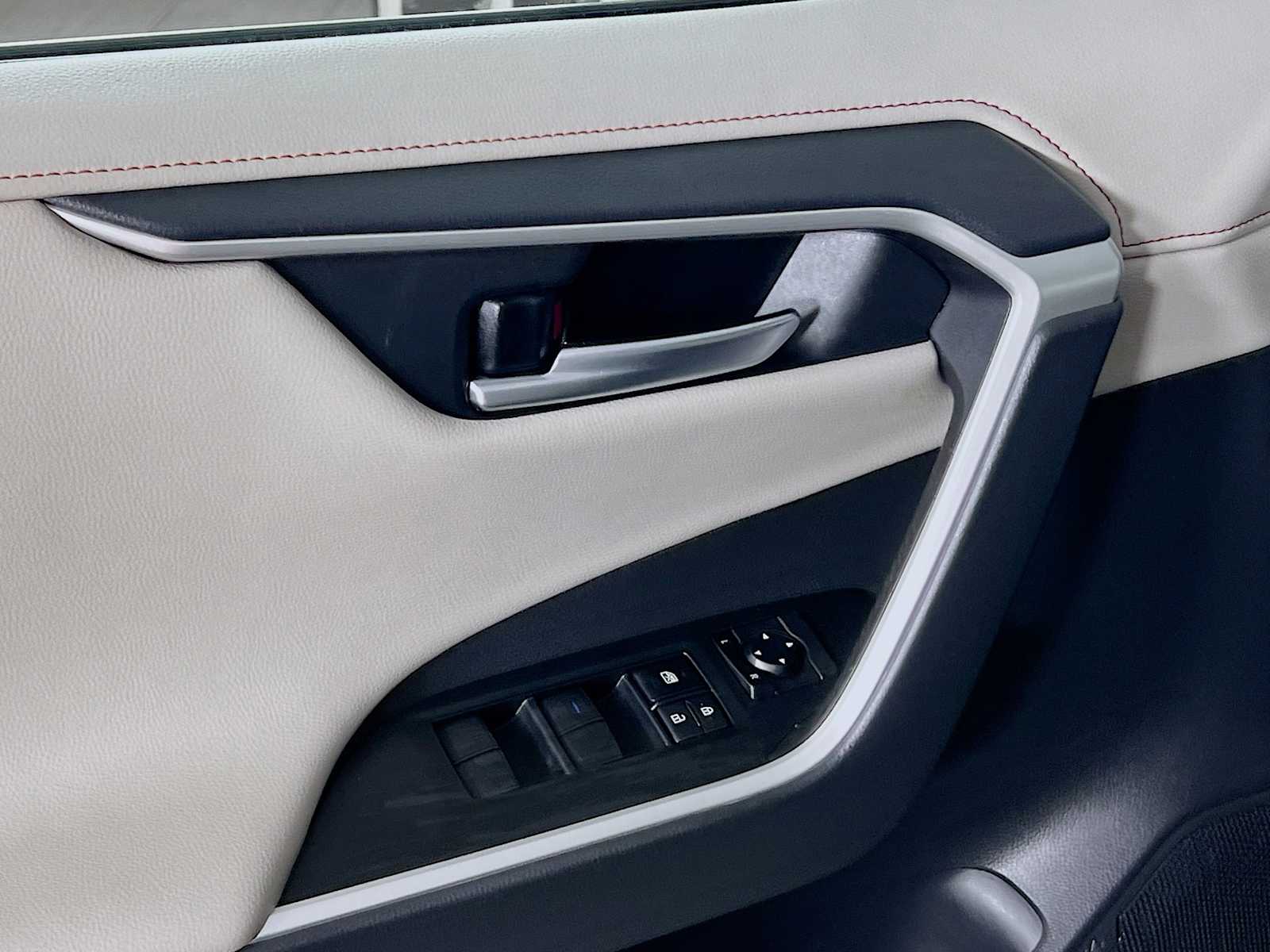 2019 Toyota RAV4 Adventure - Photo 17