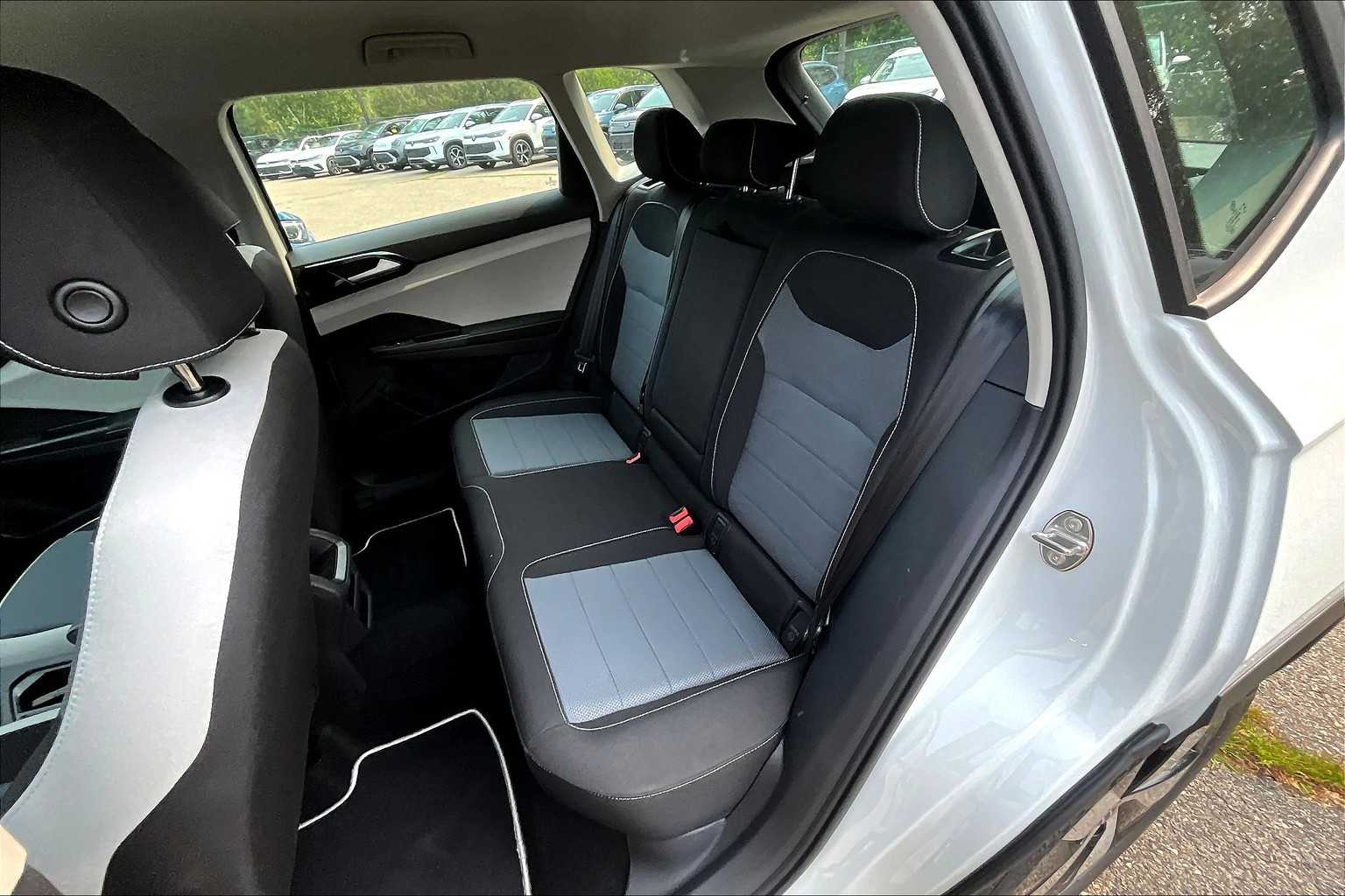 2025 Volkswagen Taos S - Photo 15