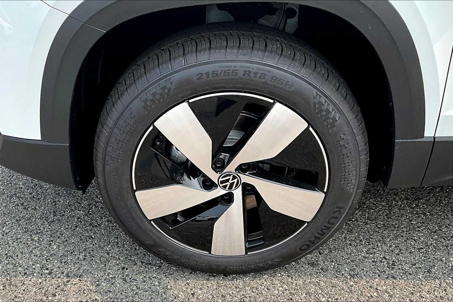 2025 Volkswagen Taos S - Photo 8
