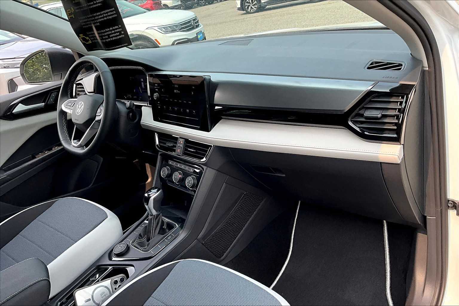 2025 Volkswagen Taos S - Photo 10