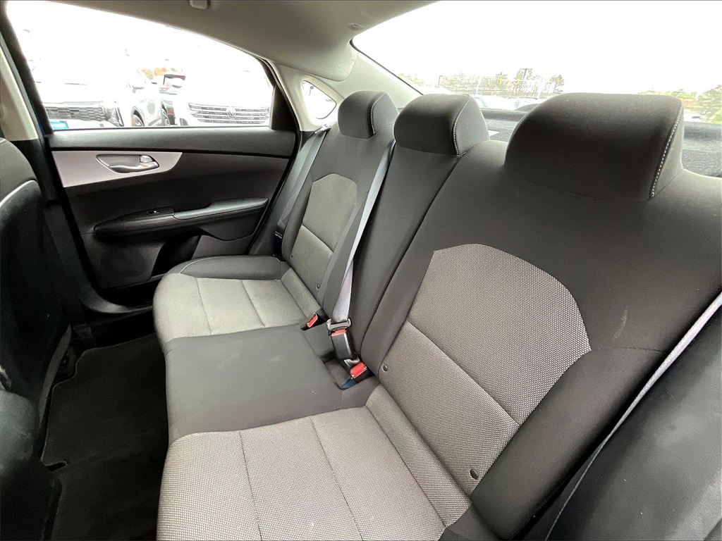 2023 Kia Forte LXS - Photo 14