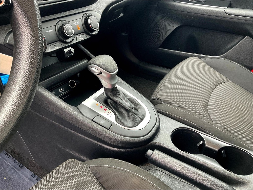 2023 Kia Forte LXS - Photo 19