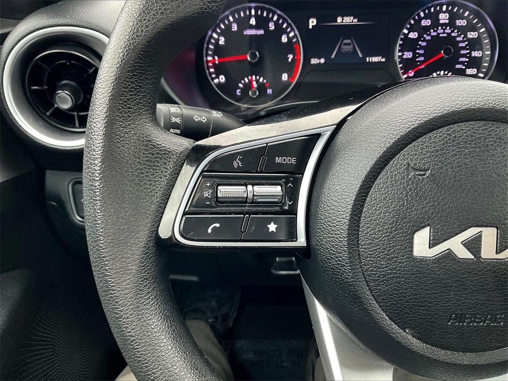 2023 Kia Forte LXS - Photo 21