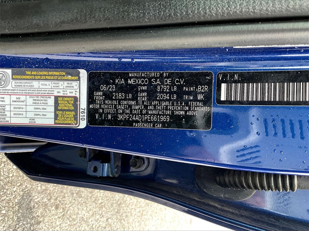 2023 Kia Forte LXS - Photo 29