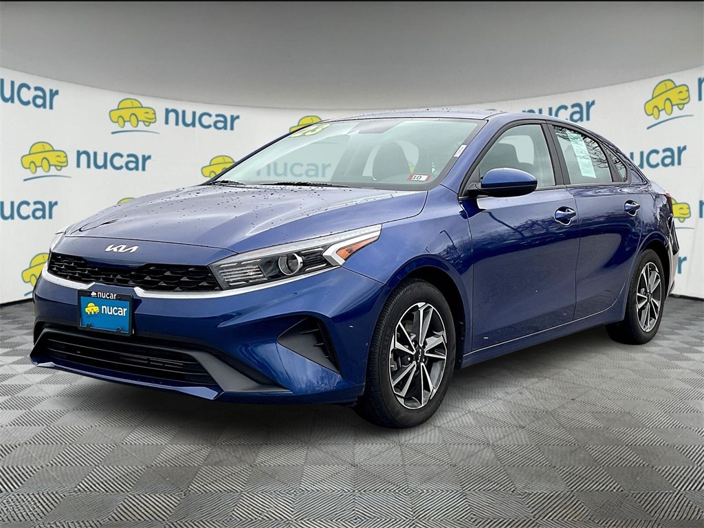 2023 Kia Forte LXS - Photo 3