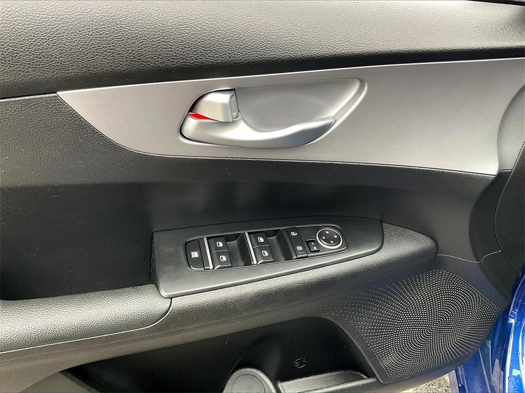 2023 Kia Forte LXS - Photo 33