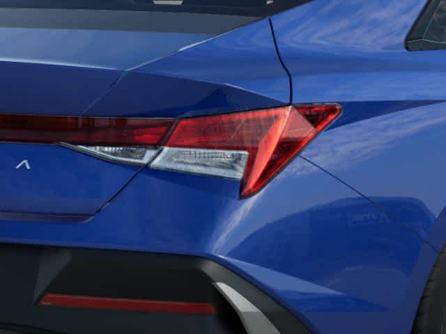 2025 Hyundai Elantra SE - Photo 10