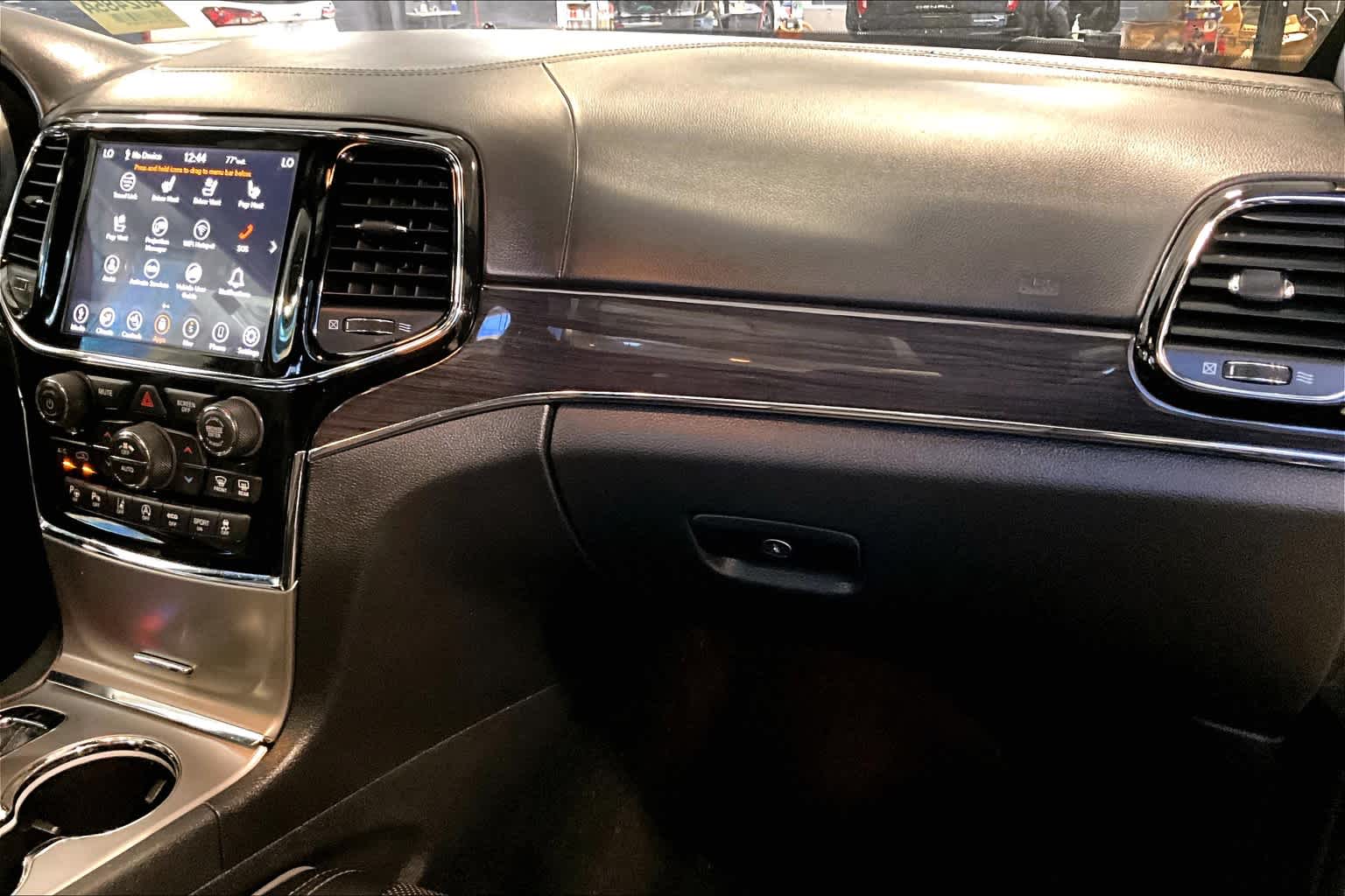 2020 Jeep Grand Cherokee Overland - Photo 13