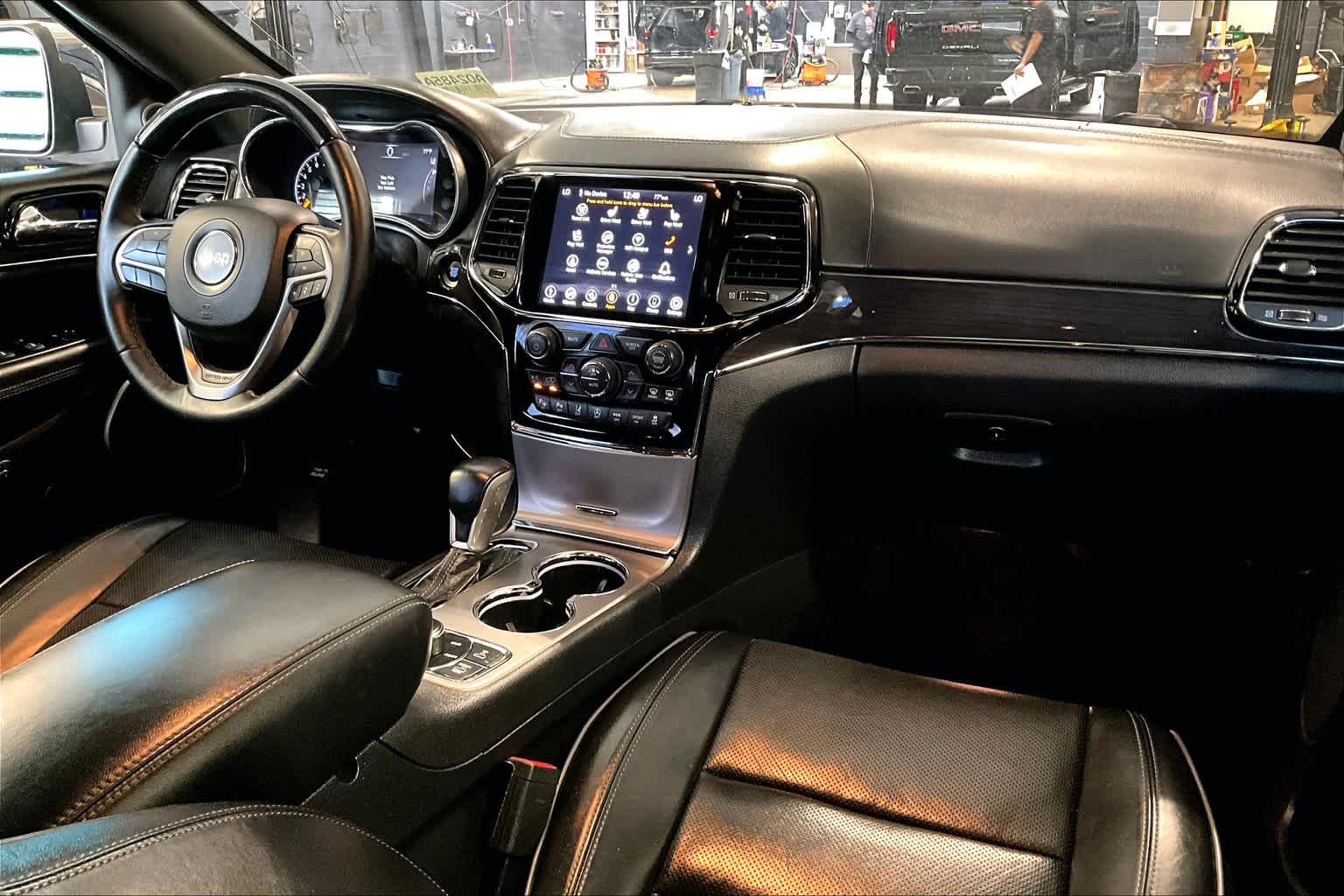 2020 Jeep Grand Cherokee Overland - Photo 14