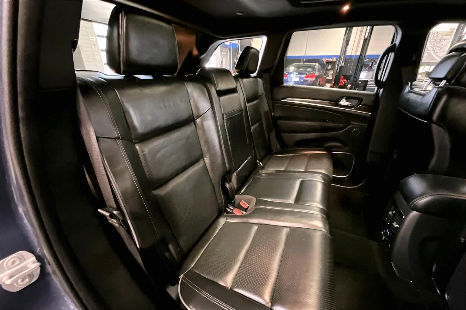 2020 Jeep Grand Cherokee Overland - Photo 16