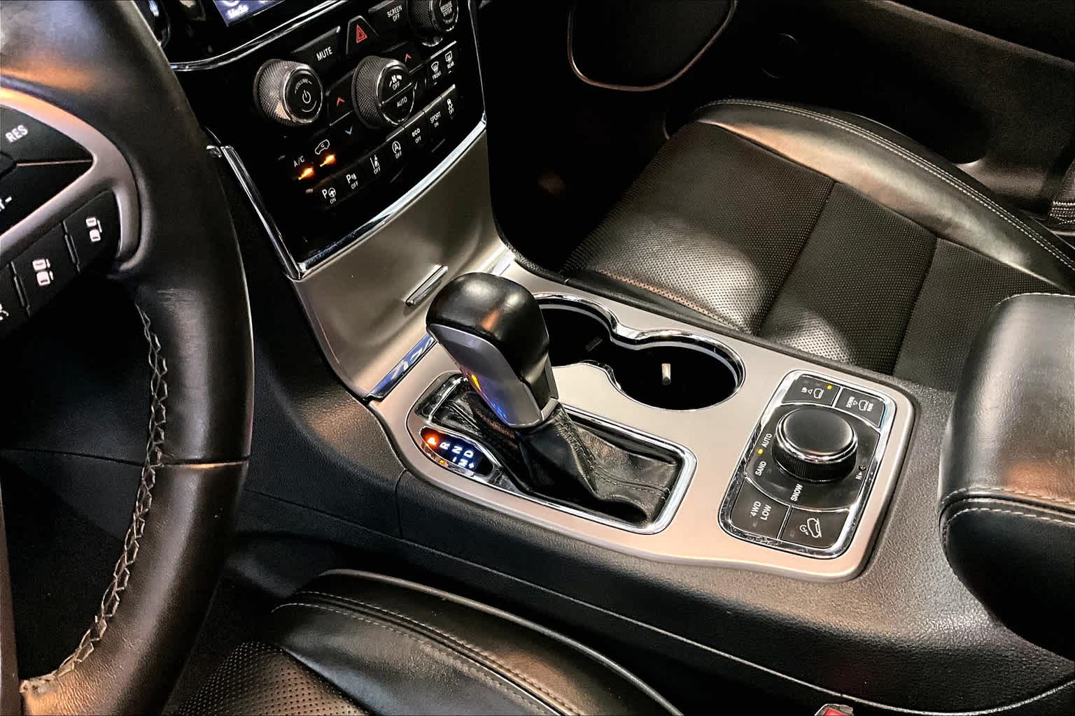 2020 Jeep Grand Cherokee Overland - Photo 21