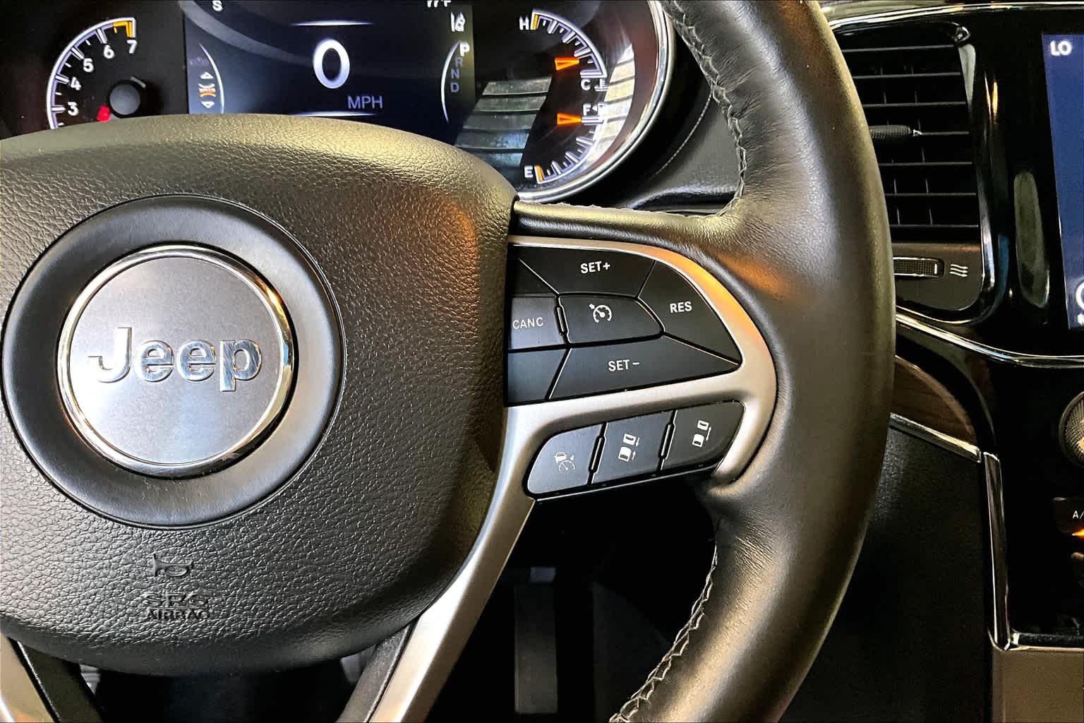 2020 Jeep Grand Cherokee Overland - Photo 25
