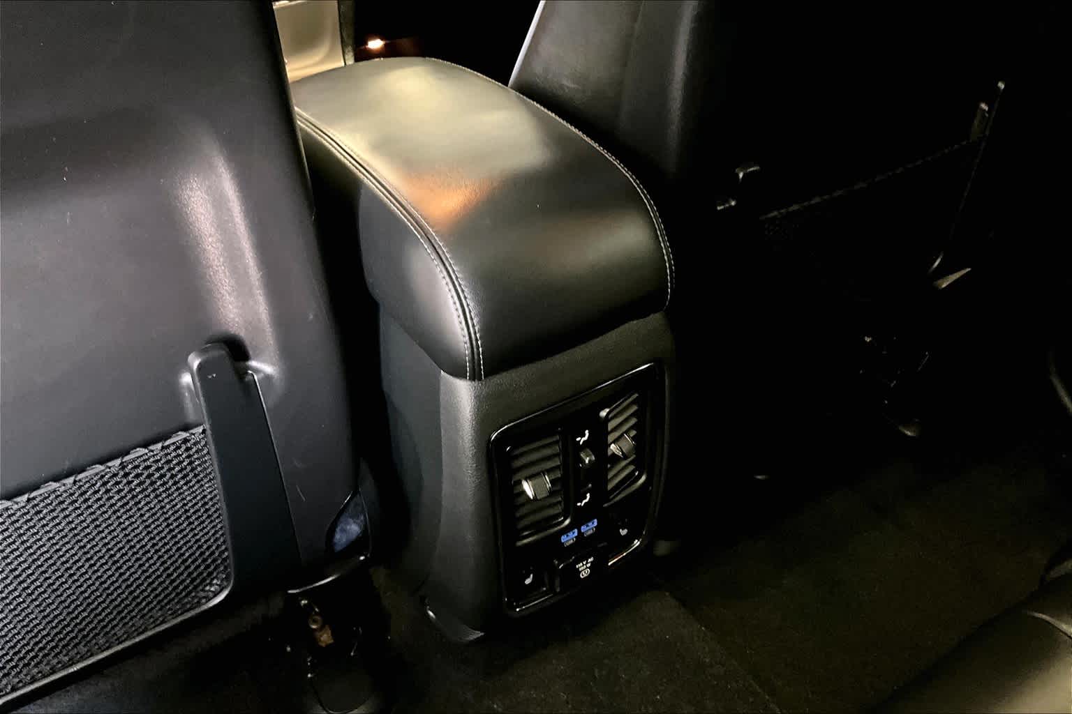 2020 Jeep Grand Cherokee Overland - Photo 29