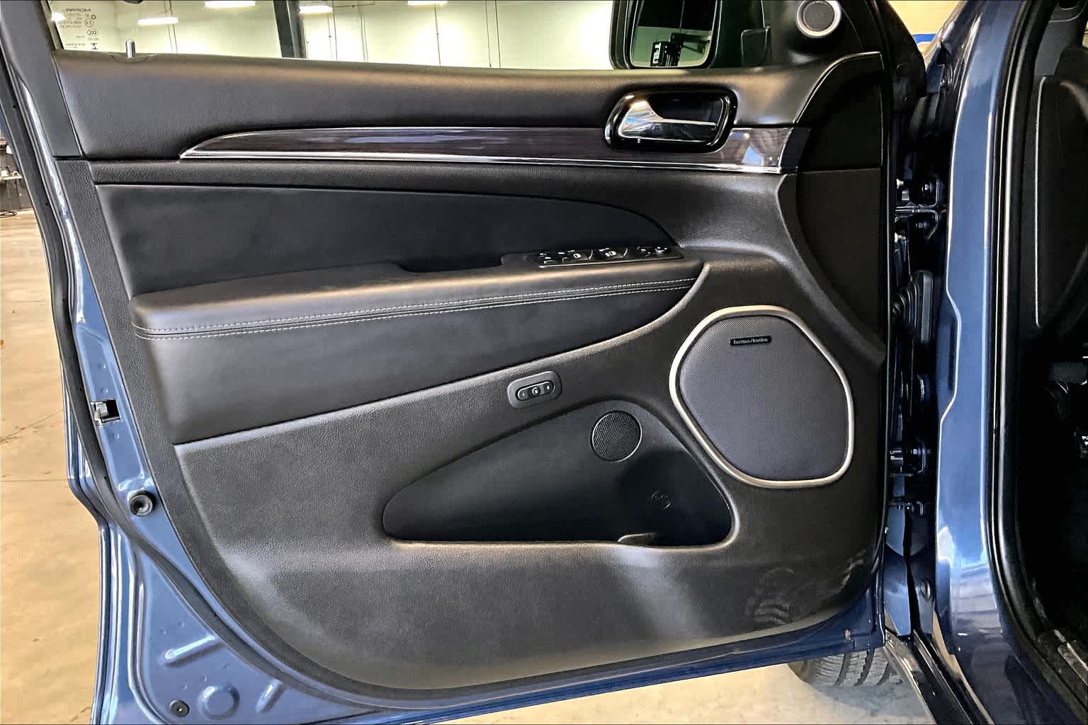 2020 Jeep Grand Cherokee Overland - Photo 9