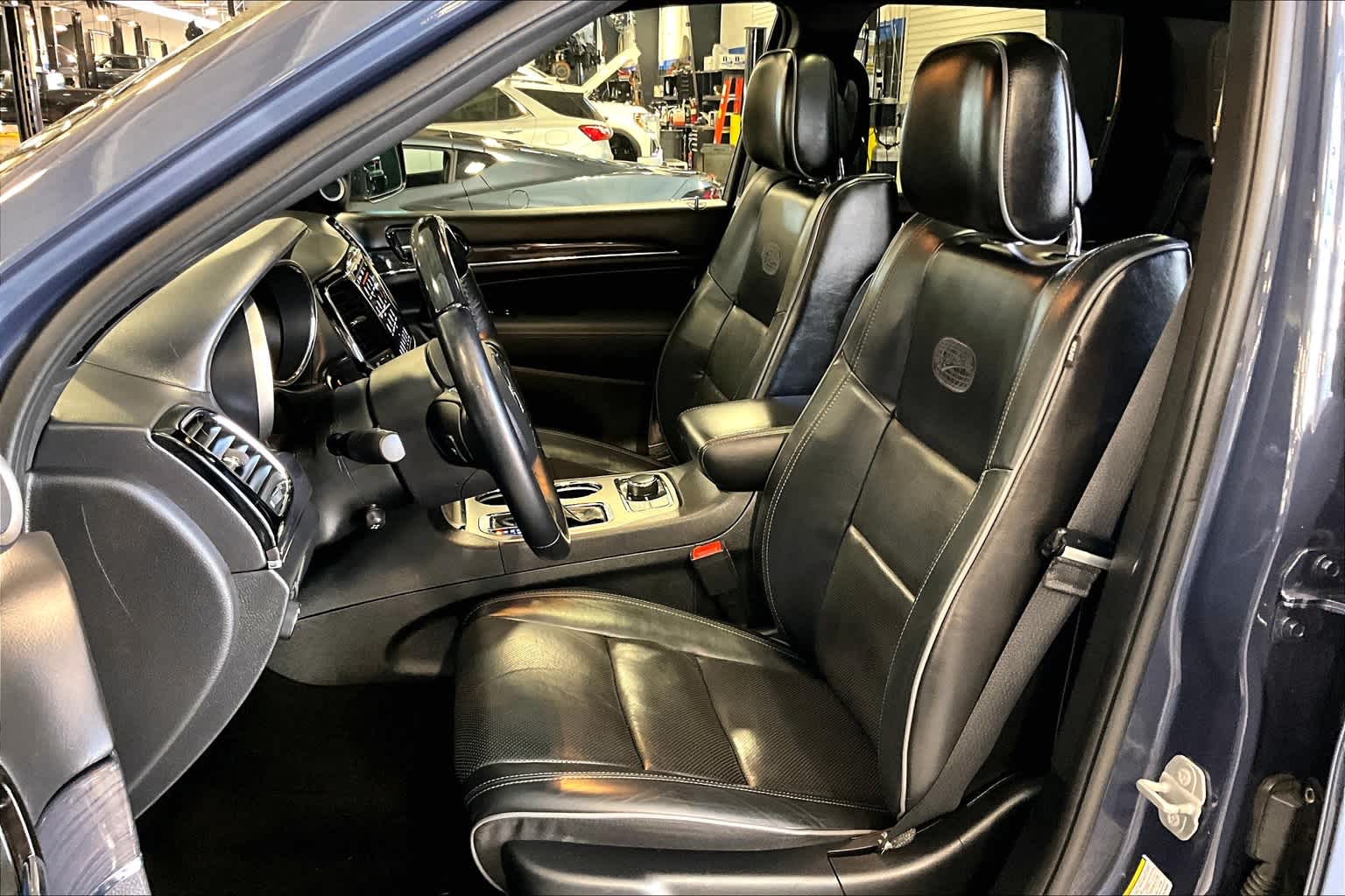2020 Jeep Grand Cherokee Overland - Photo 10
