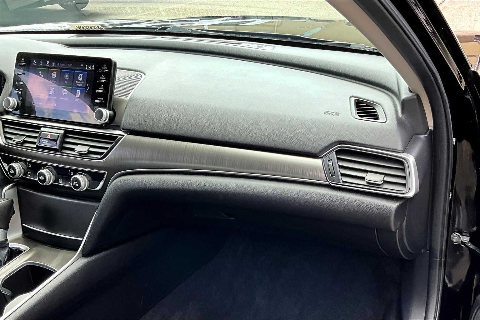 2022 Honda Accord LX - Photo 13