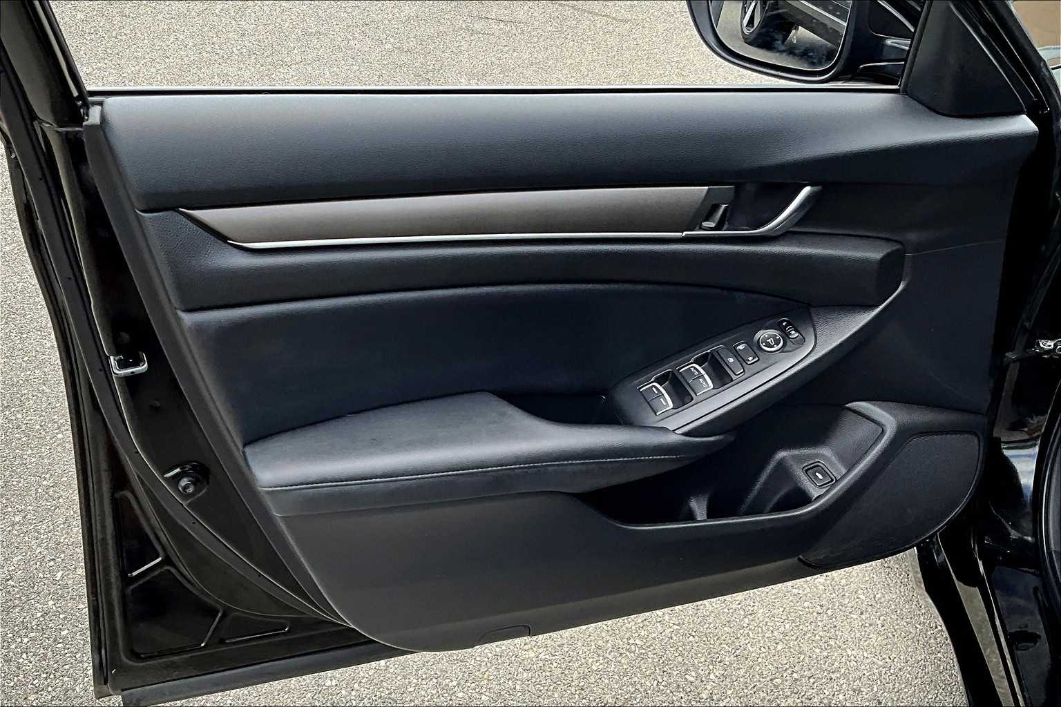2022 Honda Accord LX - Photo 9