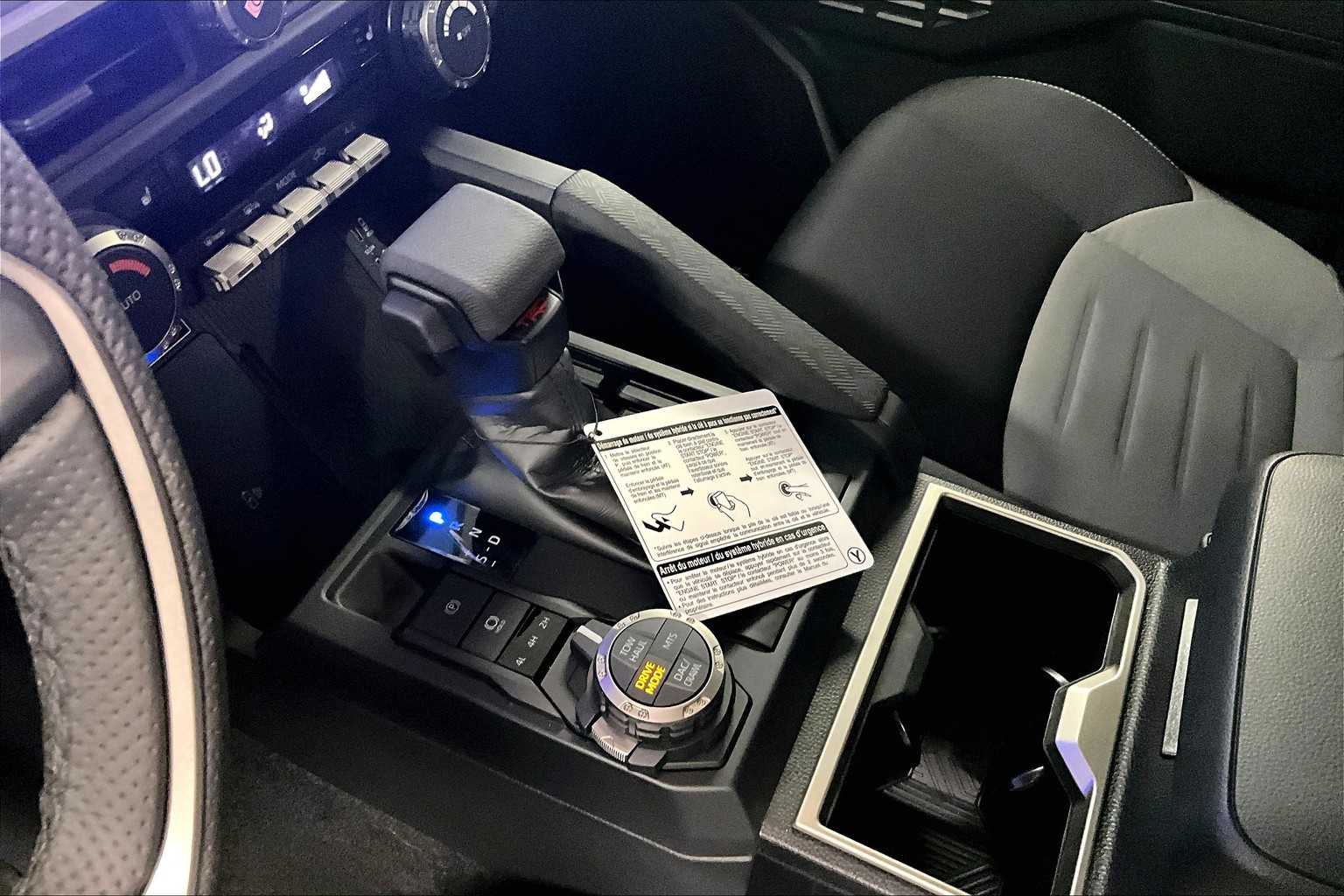 2025 Toyota Tacoma TRD Off Road Hybrid - Photo 14