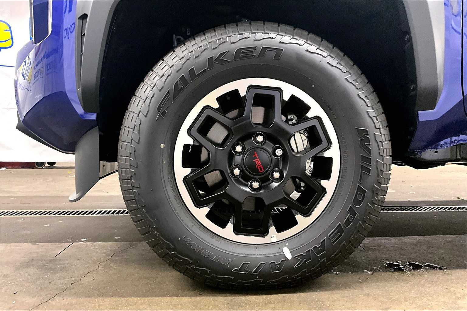 2025 Toyota Tacoma TRD Off Road Hybrid - Photo 8