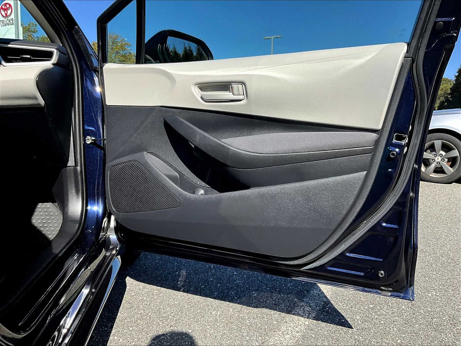 2022 Toyota Corolla LE - Photo 12