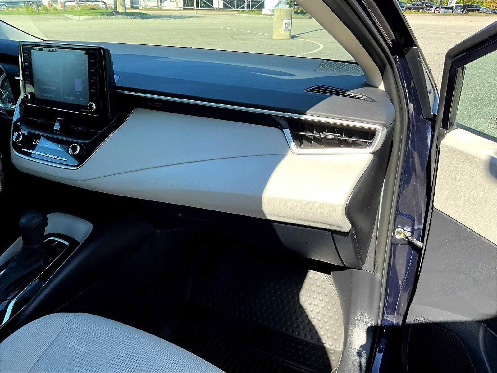 2022 Toyota Corolla LE - Photo 13