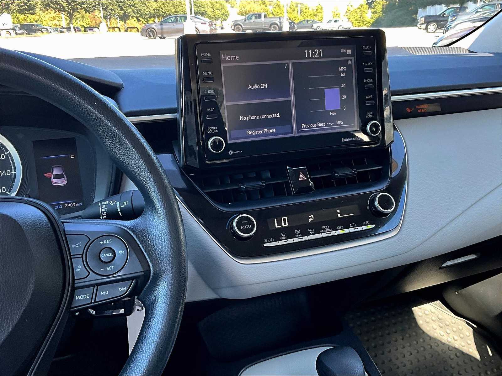 2022 Toyota Corolla LE - Photo 18