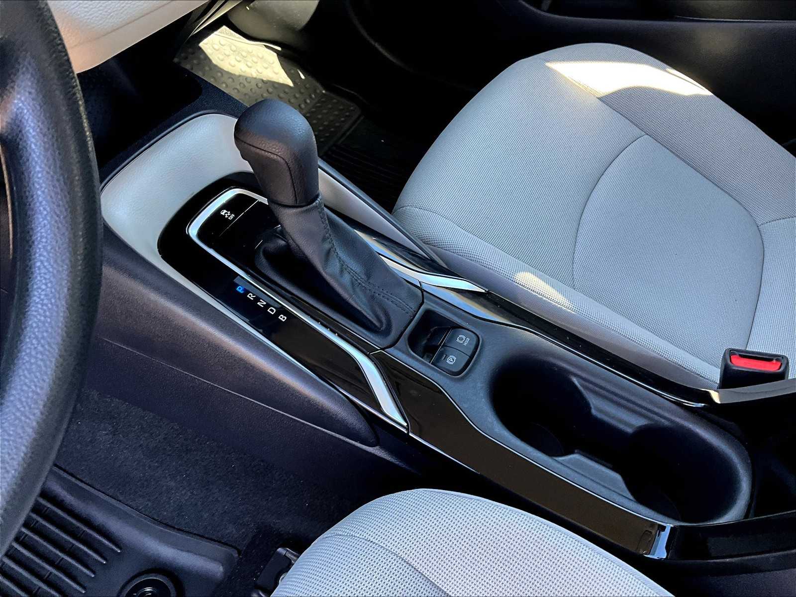 2022 Toyota Corolla LE - Photo 20