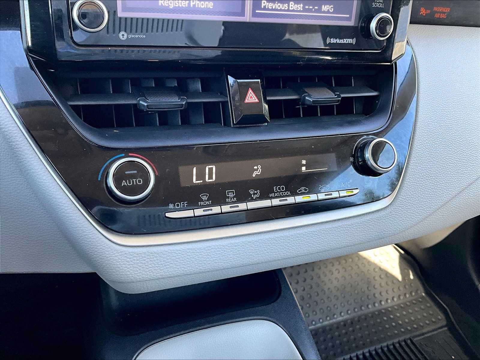 2022 Toyota Corolla LE - Photo 26