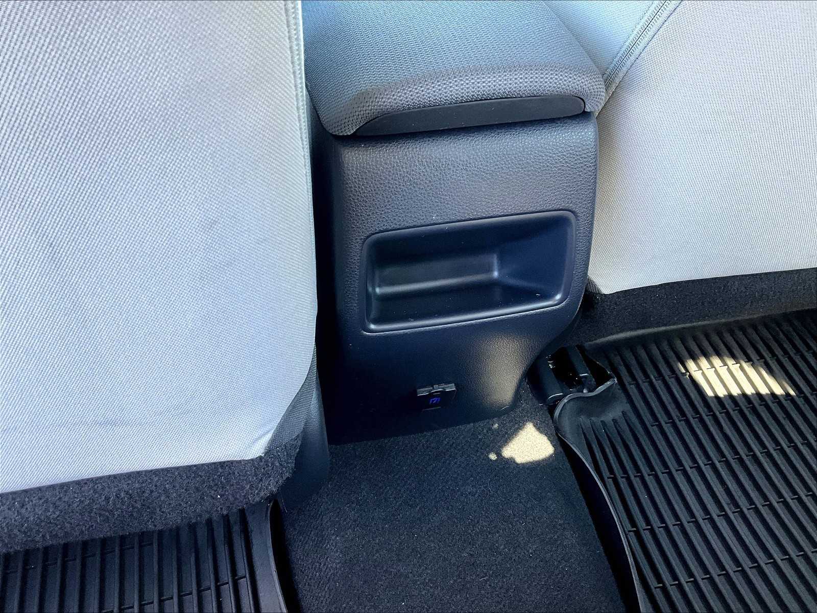2022 Toyota Corolla LE - Photo 28