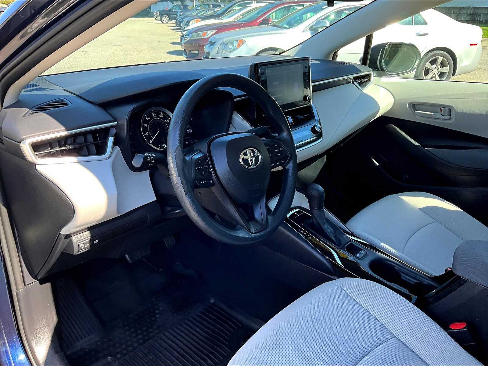 2022 Toyota Corolla LE - Photo 8