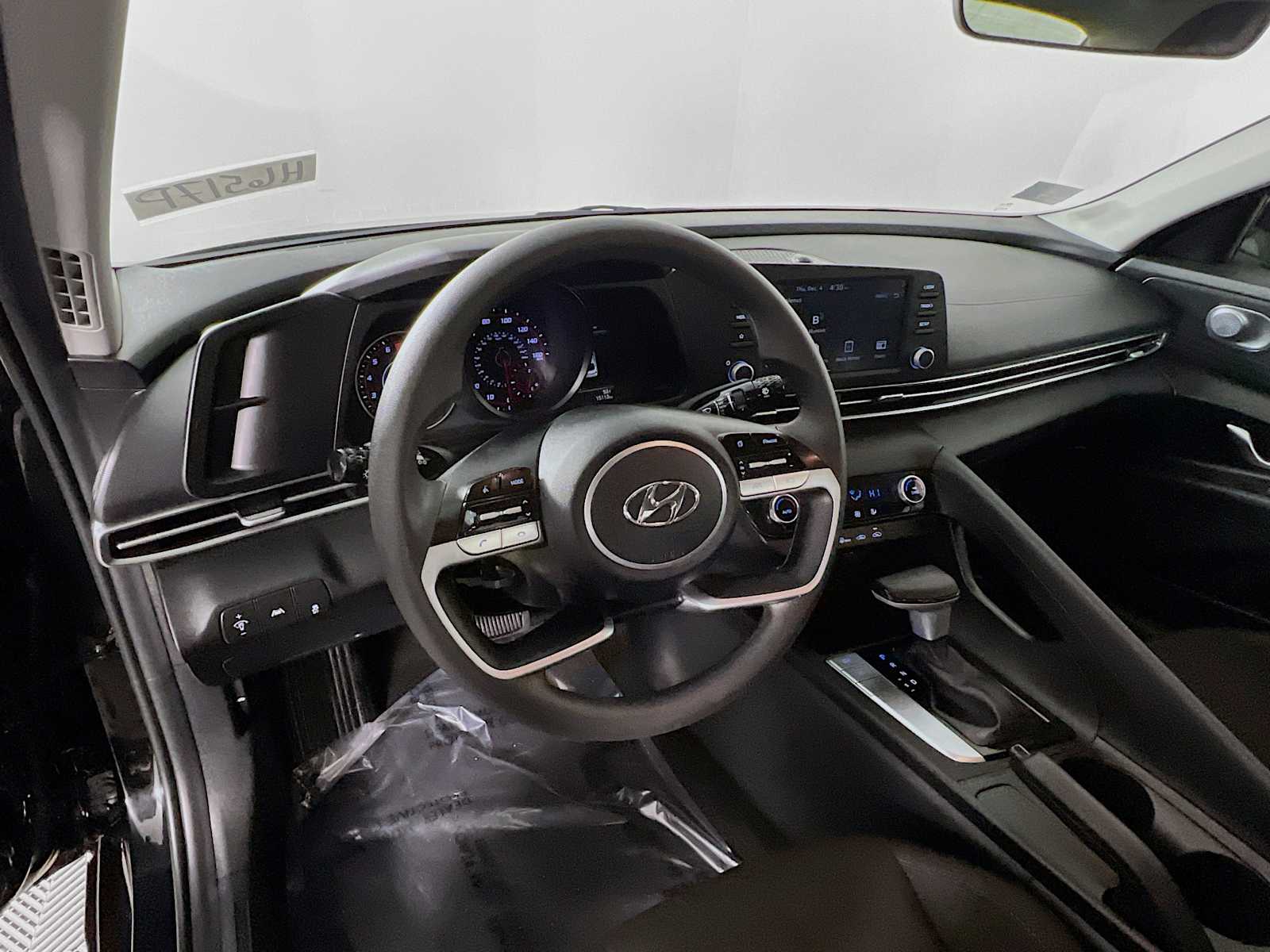 2023 Hyundai Elantra SEL - Photo 11