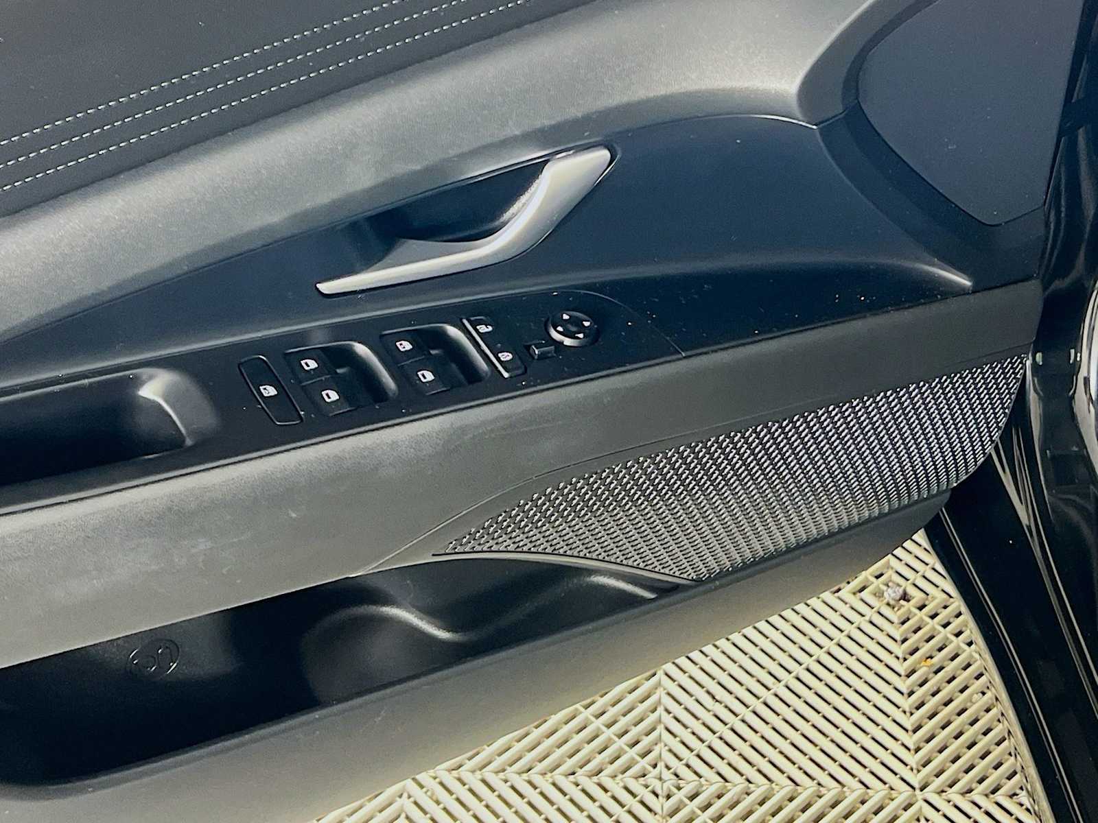 2023 Hyundai Elantra SEL - Photo 18