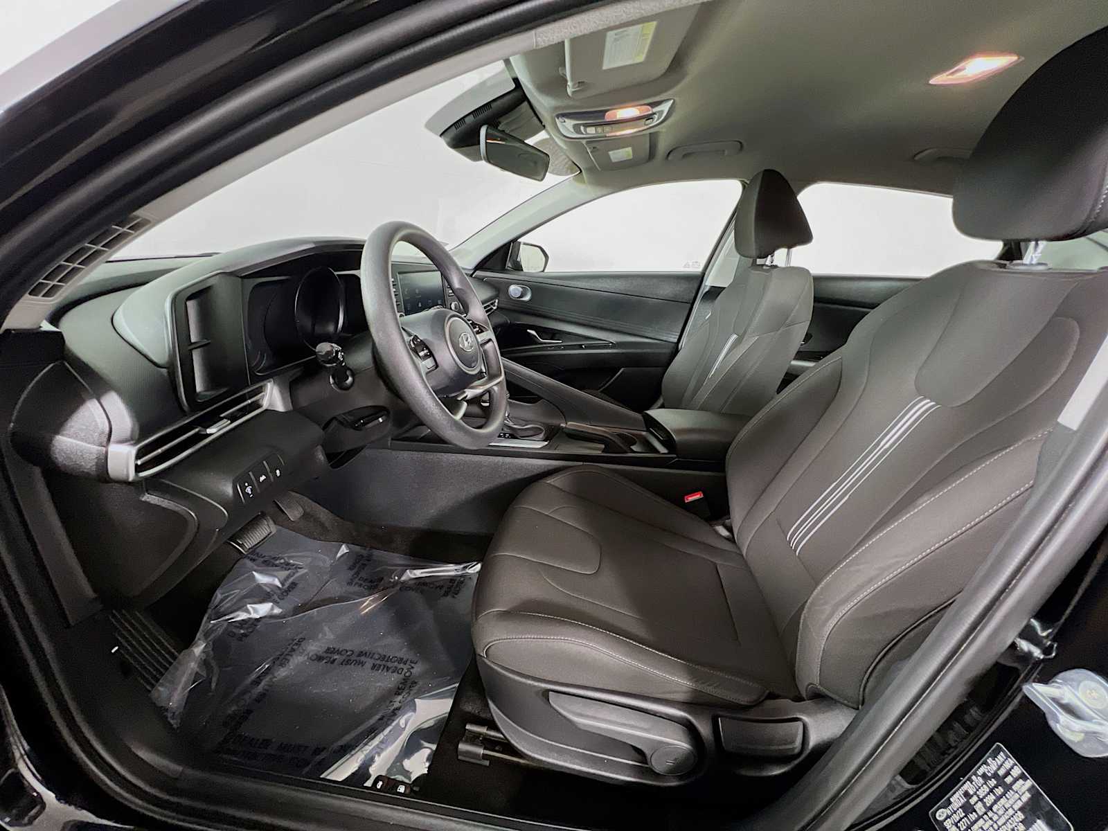 2023 Hyundai Elantra SEL - Photo 20