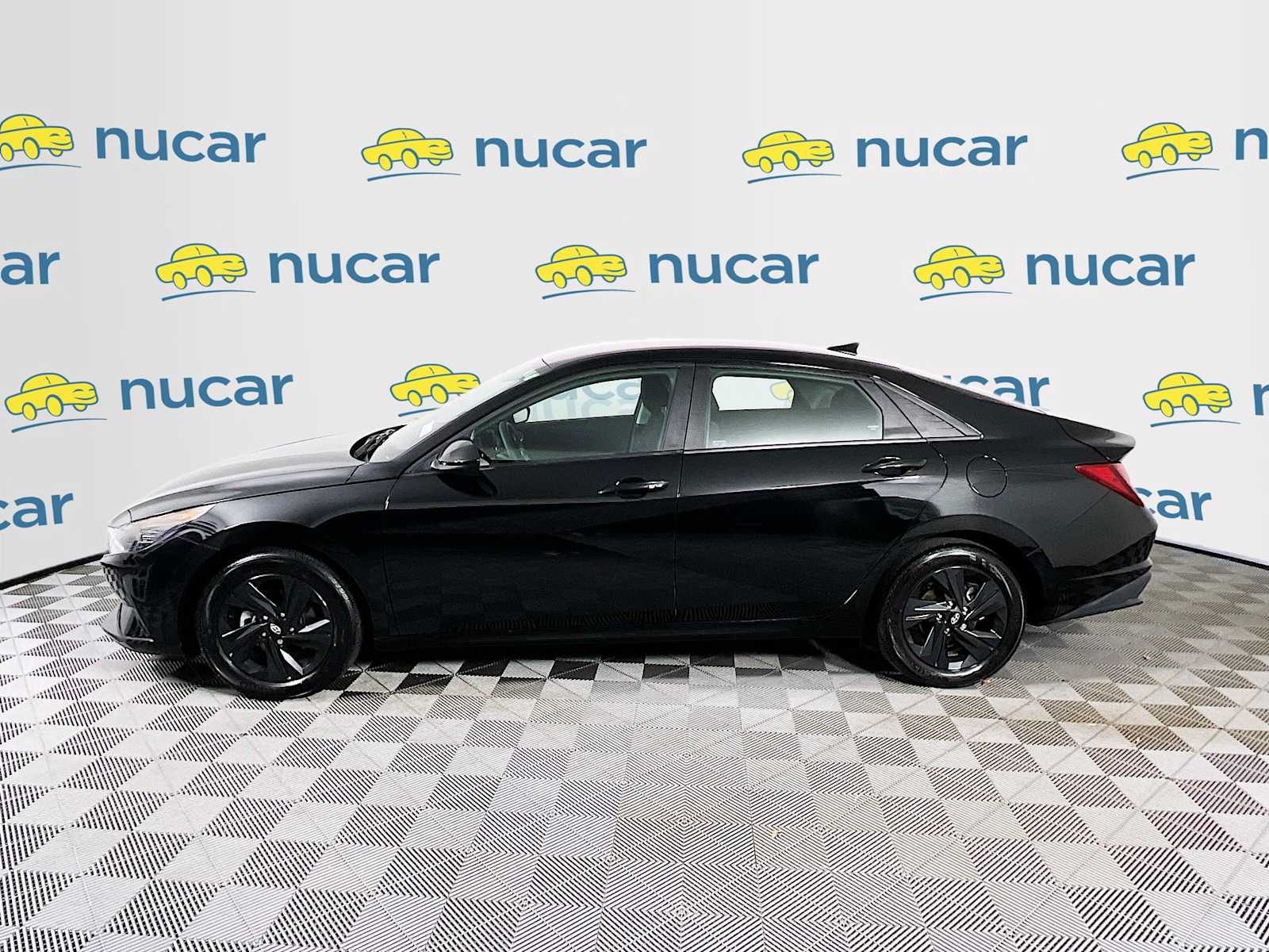 2023 Hyundai Elantra SEL - Photo 4