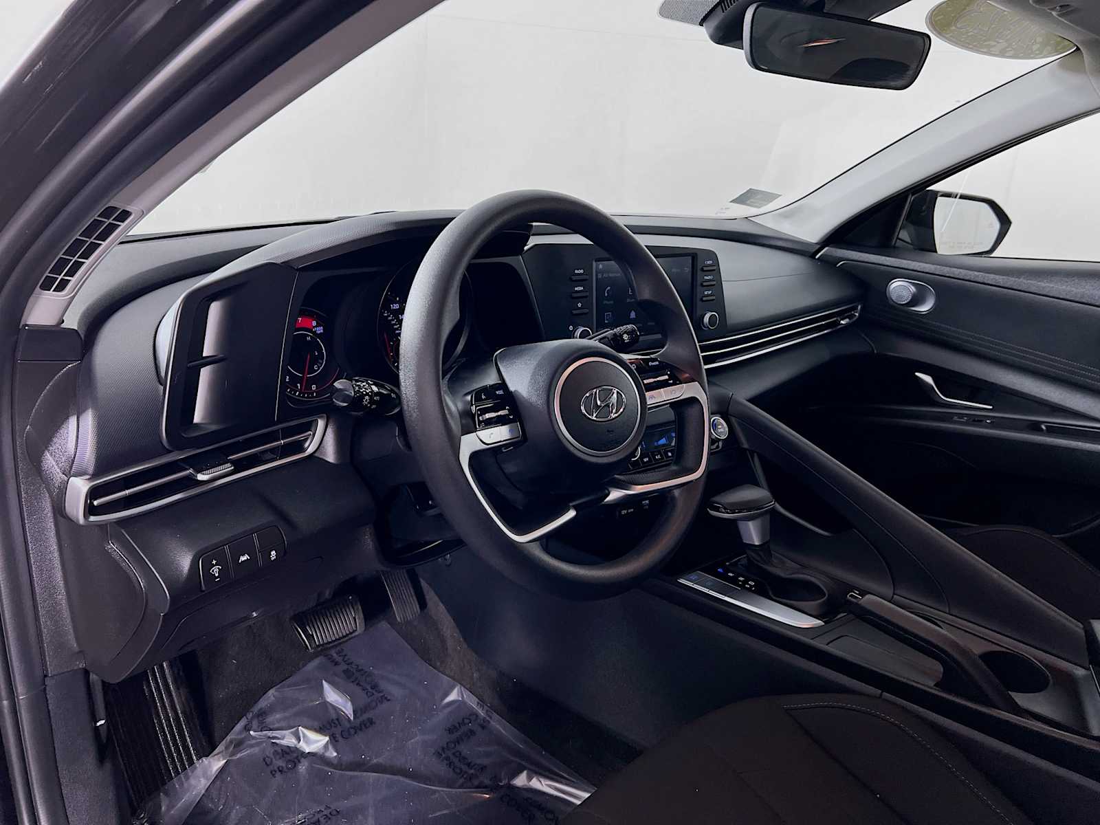 2023 Hyundai Elantra SEL - Photo 9