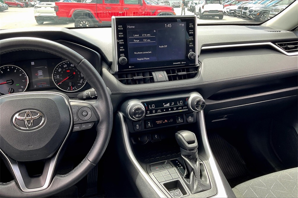 2022 Toyota RAV4 XLE - Photo 17