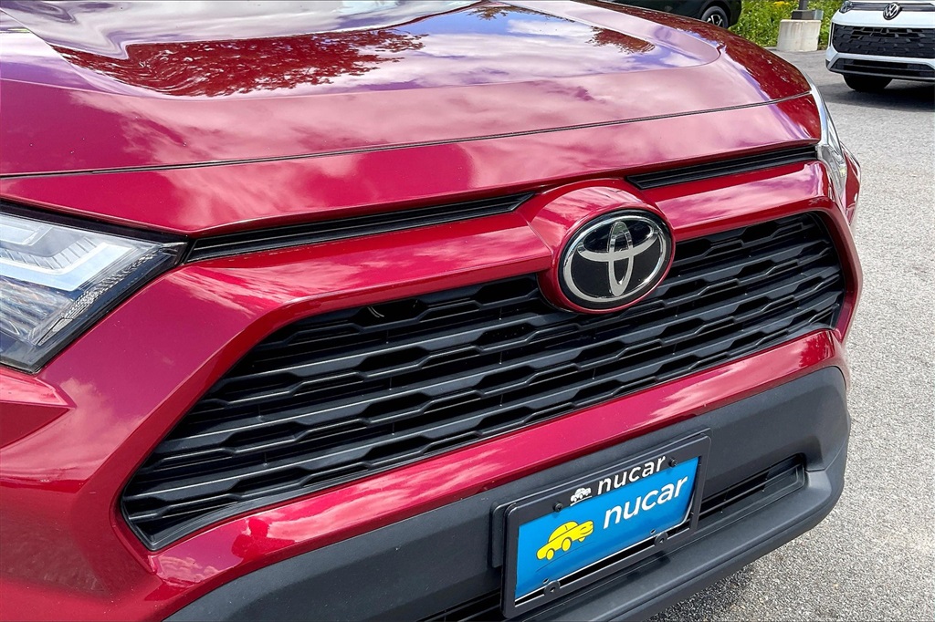 2022 Toyota RAV4 XLE - Photo 30