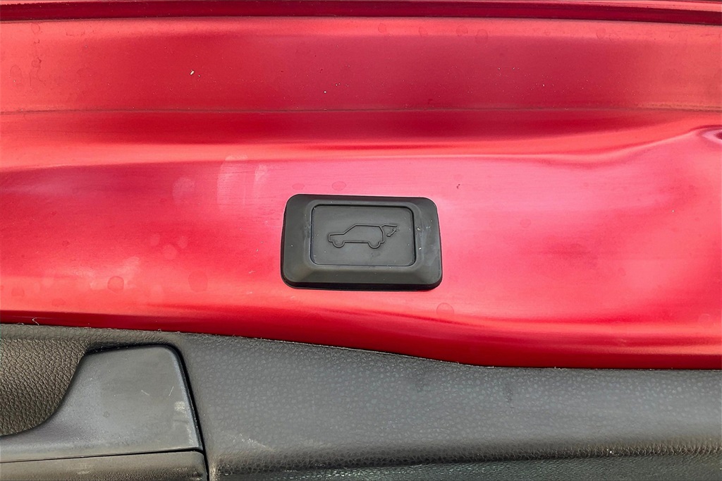 2022 Toyota RAV4 XLE - Photo 36