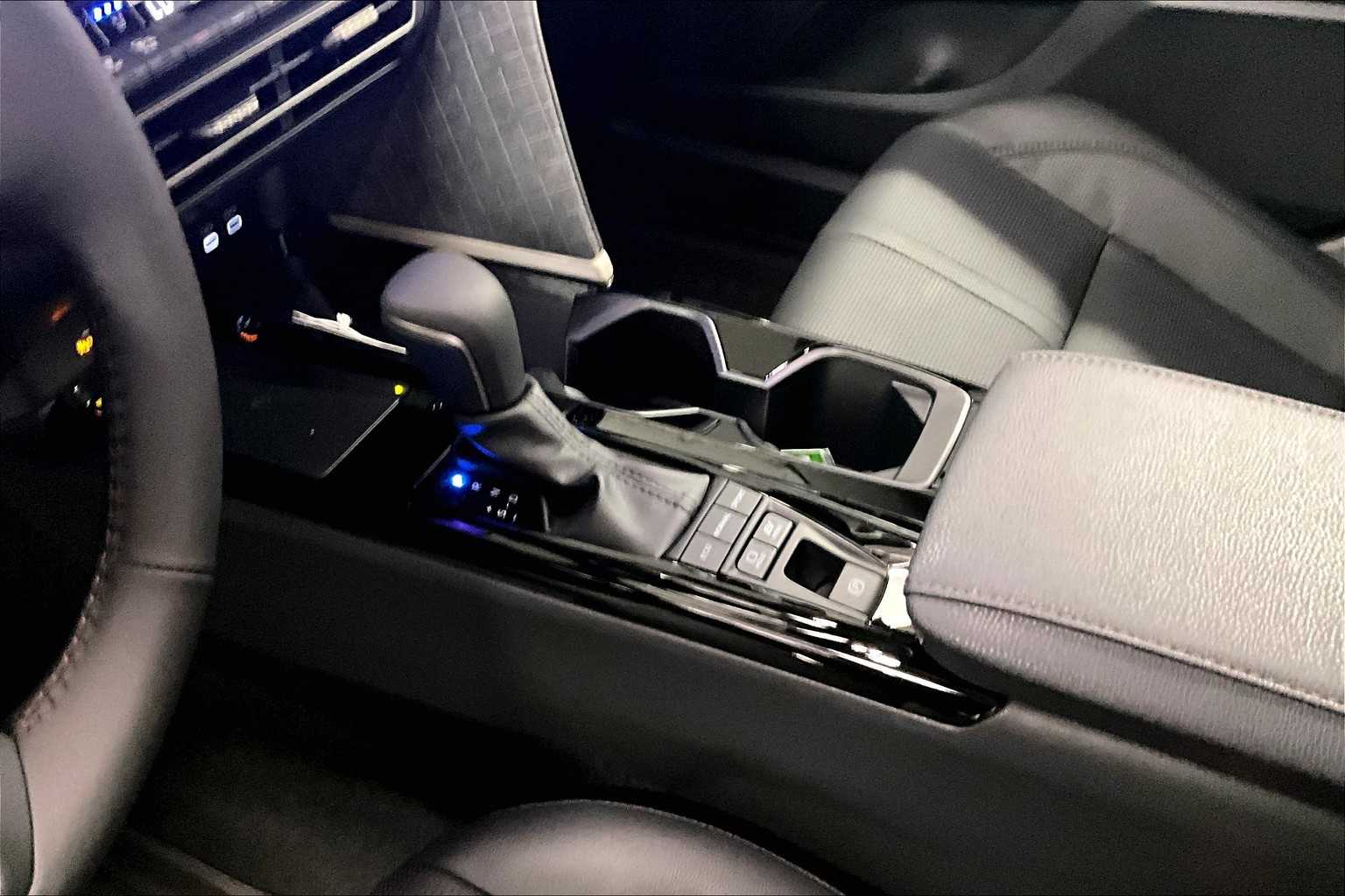 2025 Toyota Camry XLE - Photo 14