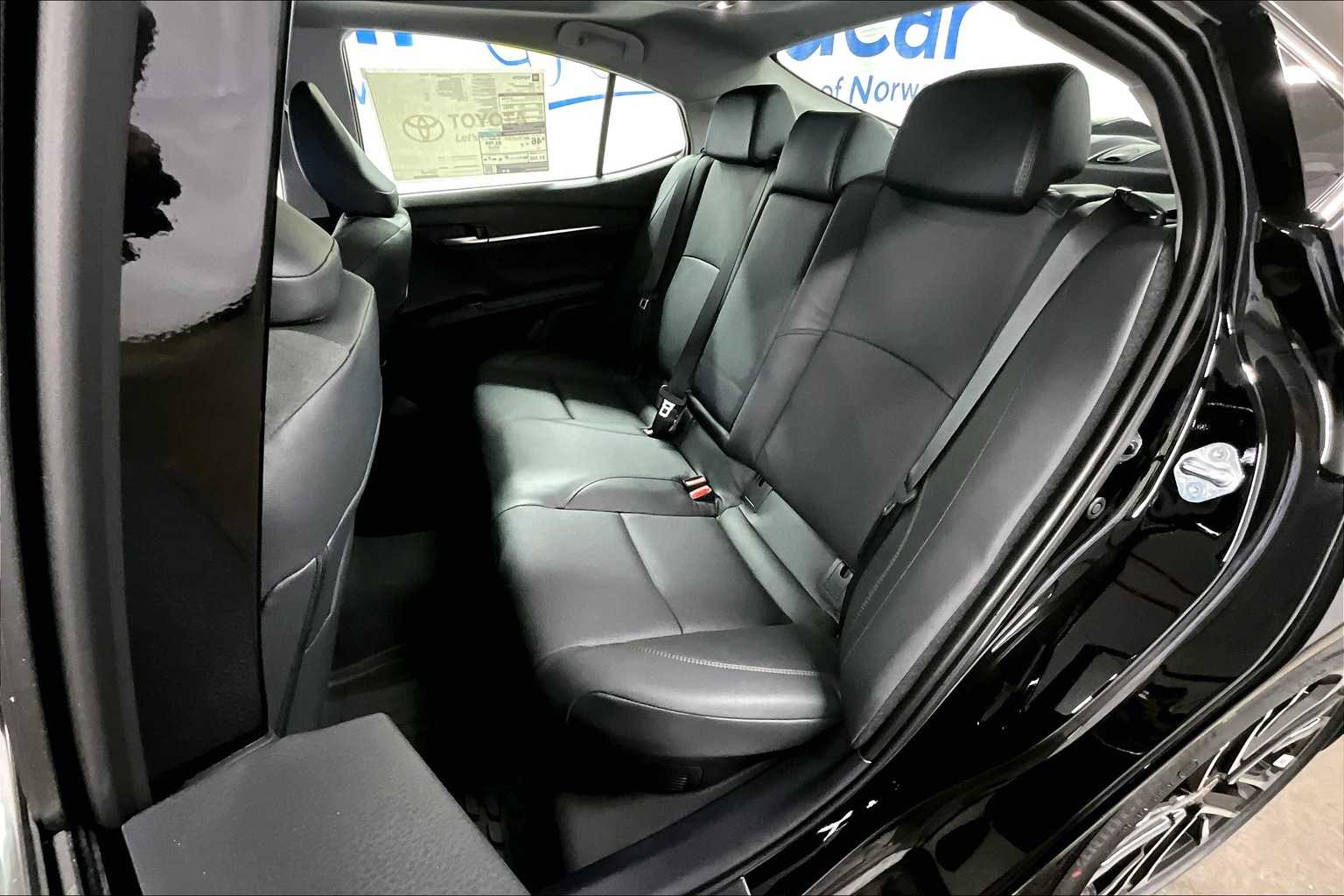 2025 Toyota Camry XLE - Photo 15