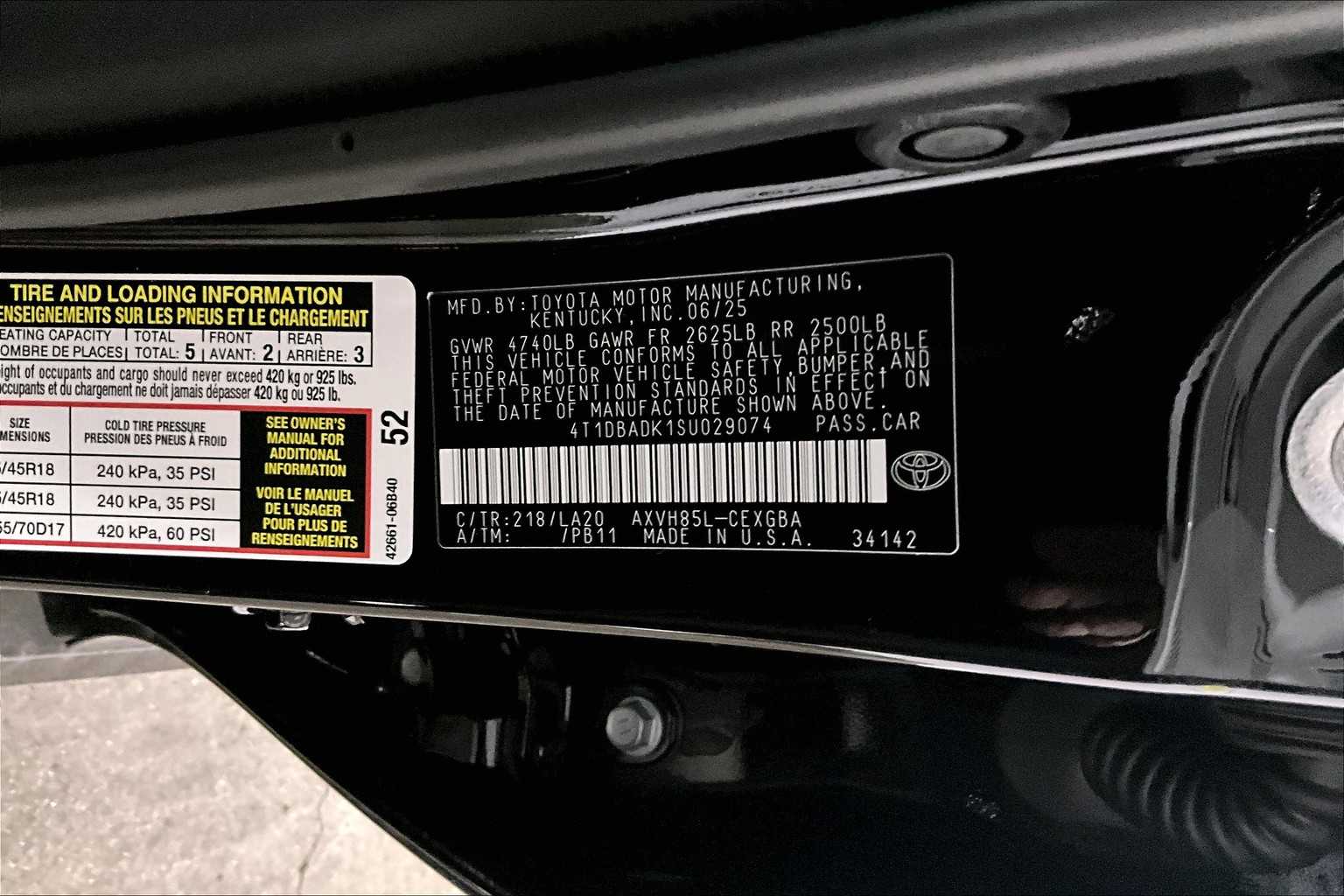 2025 Toyota Camry XLE - Photo 17