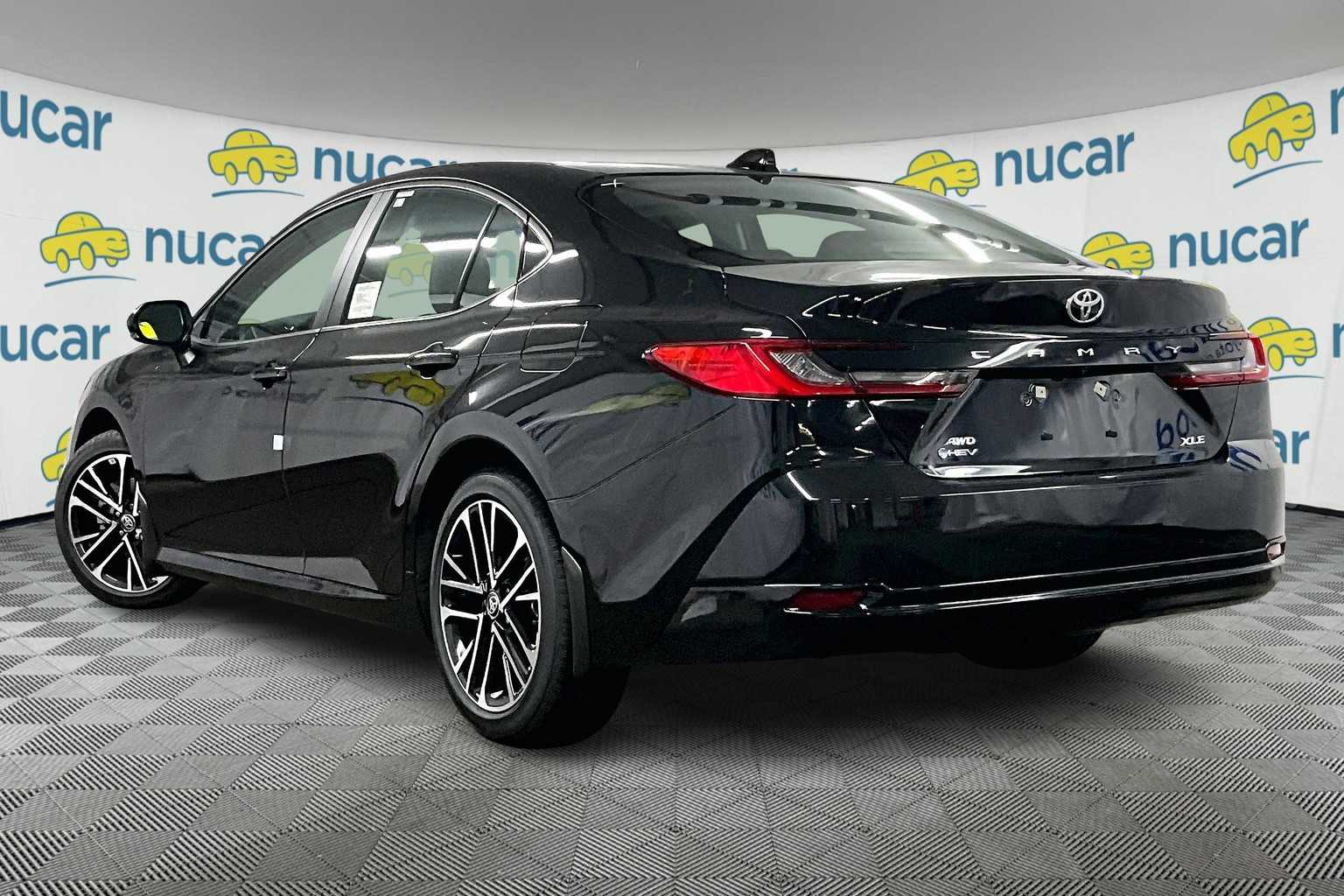 2025 Toyota Camry XLE - Photo 5