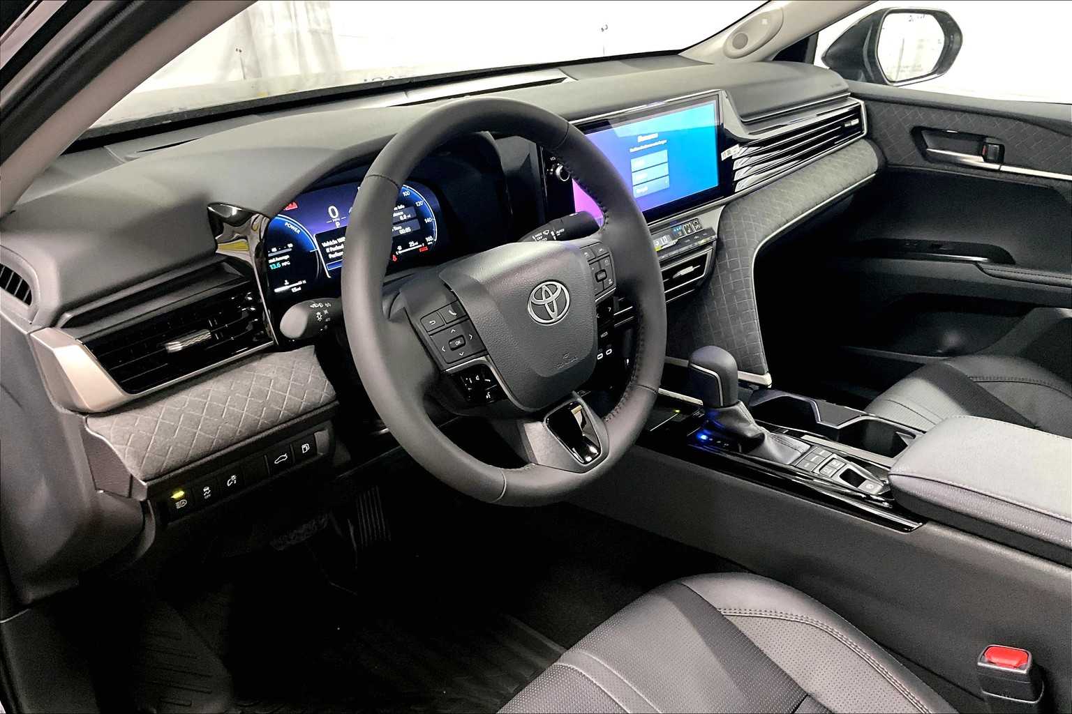2025 Toyota Camry XLE - Photo 9