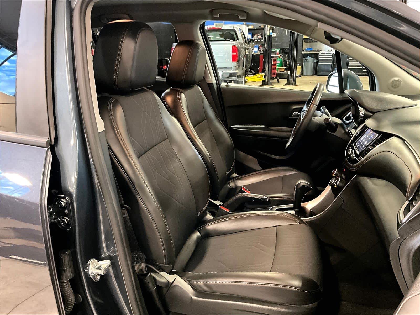 2022 Chevrolet Trax LT - Photo 11