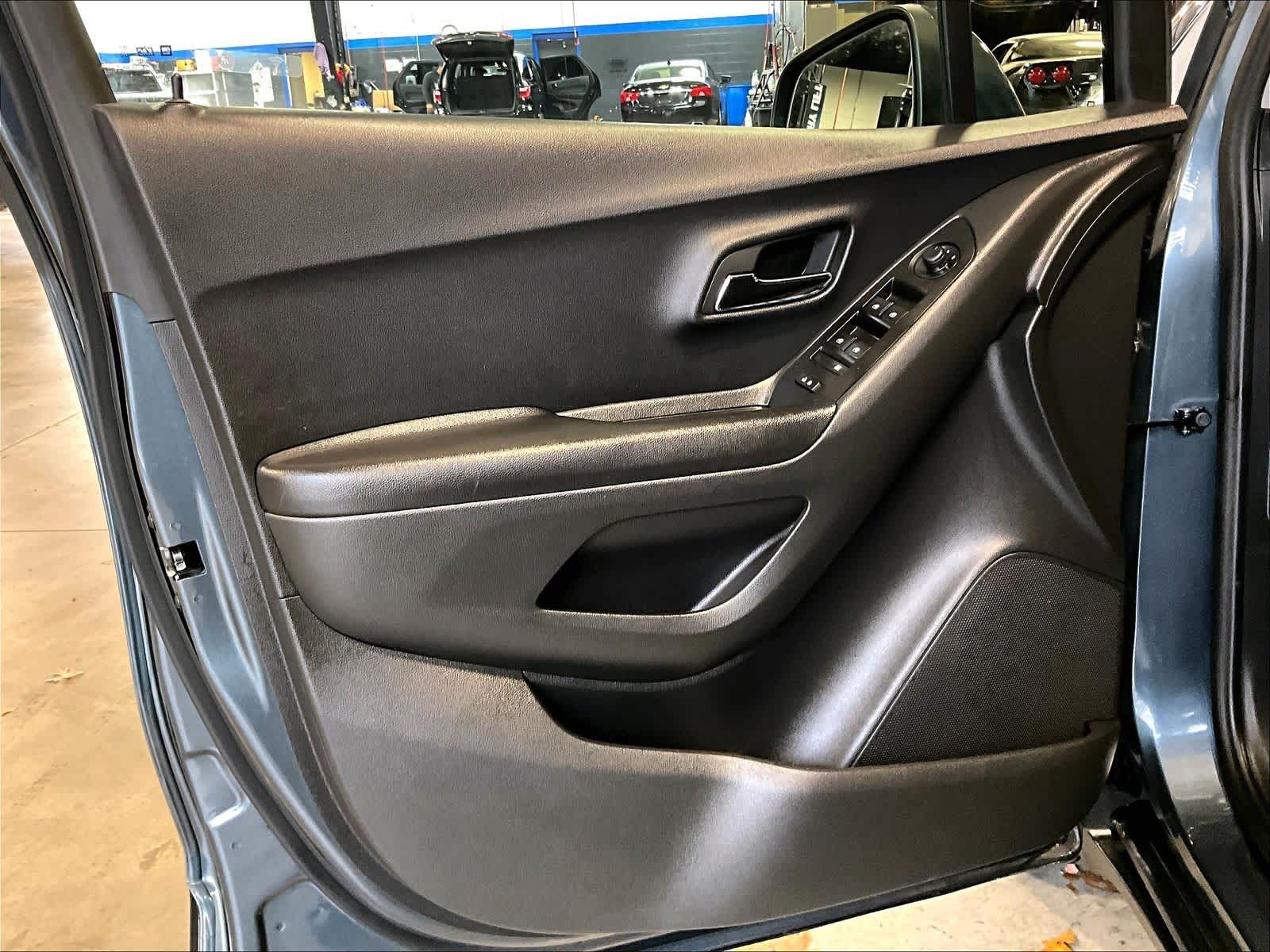 2022 Chevrolet Trax LT - Photo 9