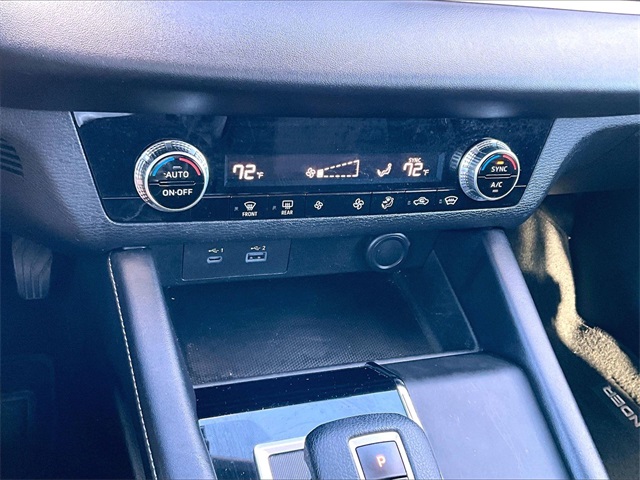 2022 Mitsubishi Outlander ES - Photo 22